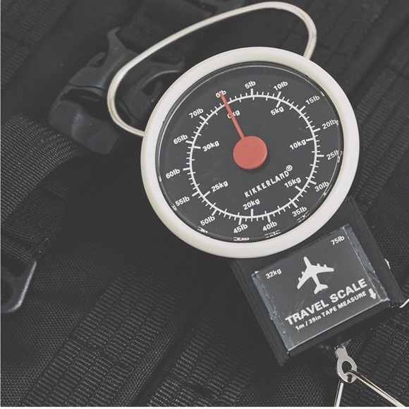 Kikkerland Travel Luggage scale with tape measure - Picture 2 of 7